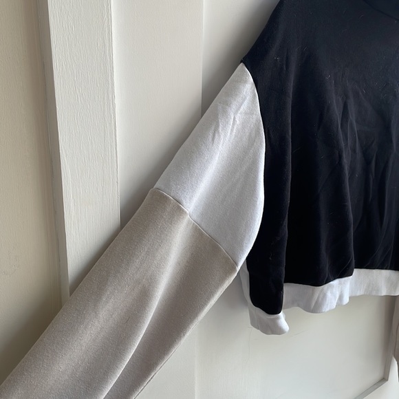 Cropped 1/4 zip sweater from H&M - Picture 3 of 4